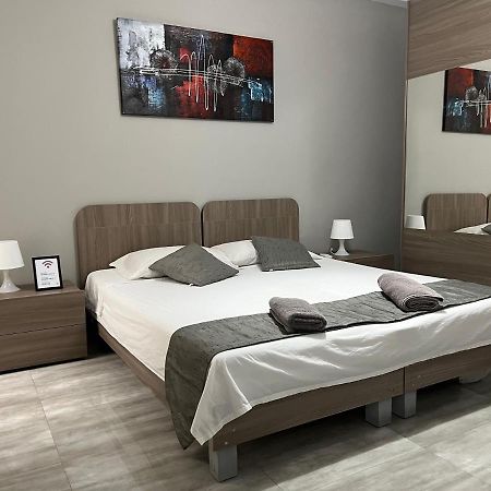 F7 Room 1, Private Double Room With Private Bathroom In Shared Flat Мсида Экстерьер фото